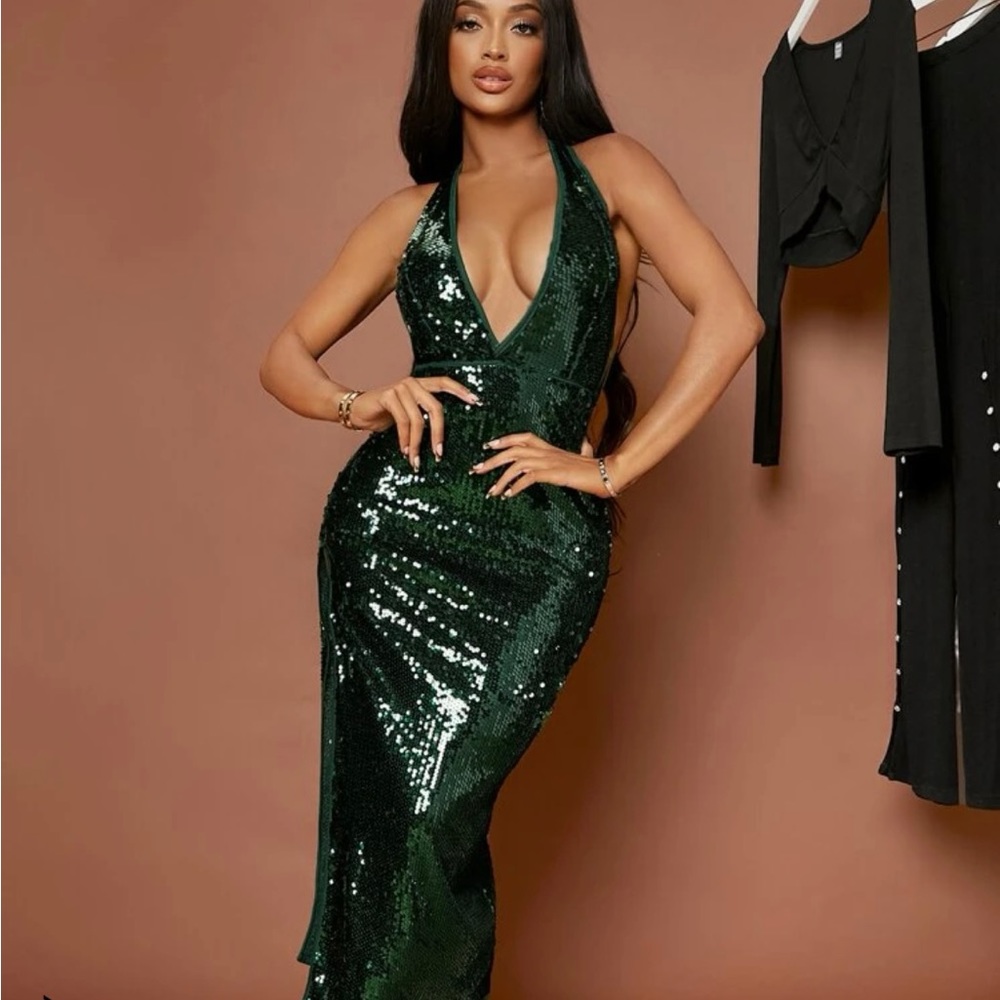 Plunge sequins dress open back
